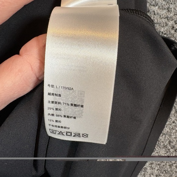 On Cloud Run Studio Dress Size M Black NWT - Picture 11 of 16